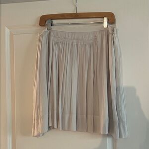 Banana Republic Light Gray Mini Skirt w Pockets